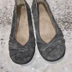 Ladies/GirlsTarget Gray Flats Fashion Sneakers Size 8