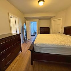 Pottery Barn Hudson King Bedroom Set – 2 Dressers + Mirror