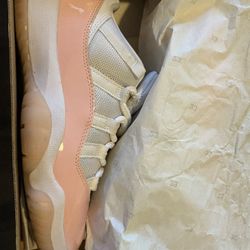 2024 Wmns Air Jordan 11 Retro Low 'Legend Pink'