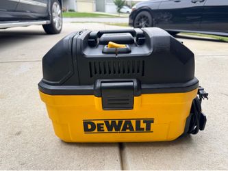 DeWalt Wet/Dry Vacuum *Missing accessories*