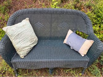 Wicker bench  51.5 “ across. Great shape