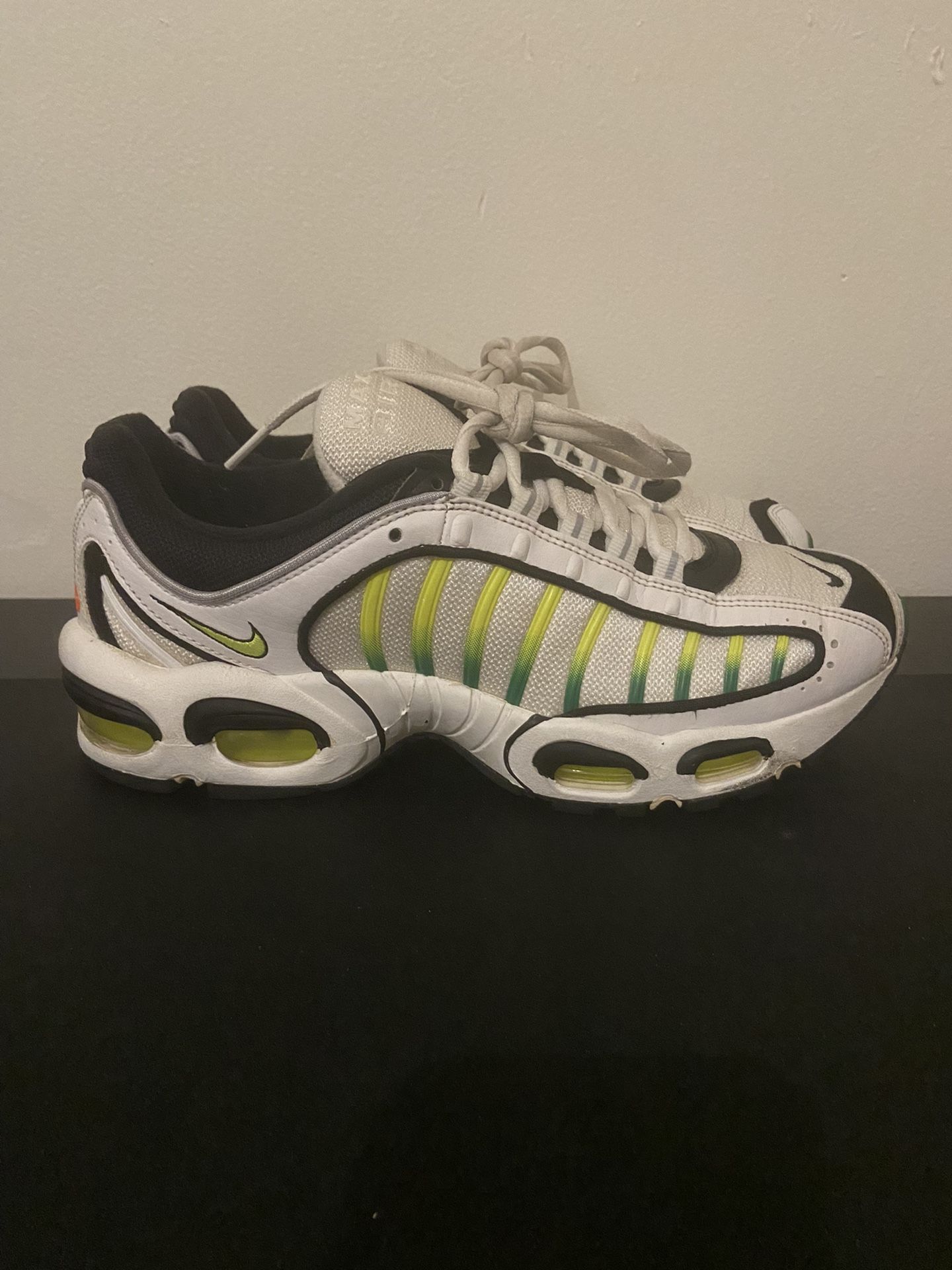 NIKE AIR MAX TAILWIND TN SIZE