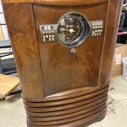 Zenith Console Radio 