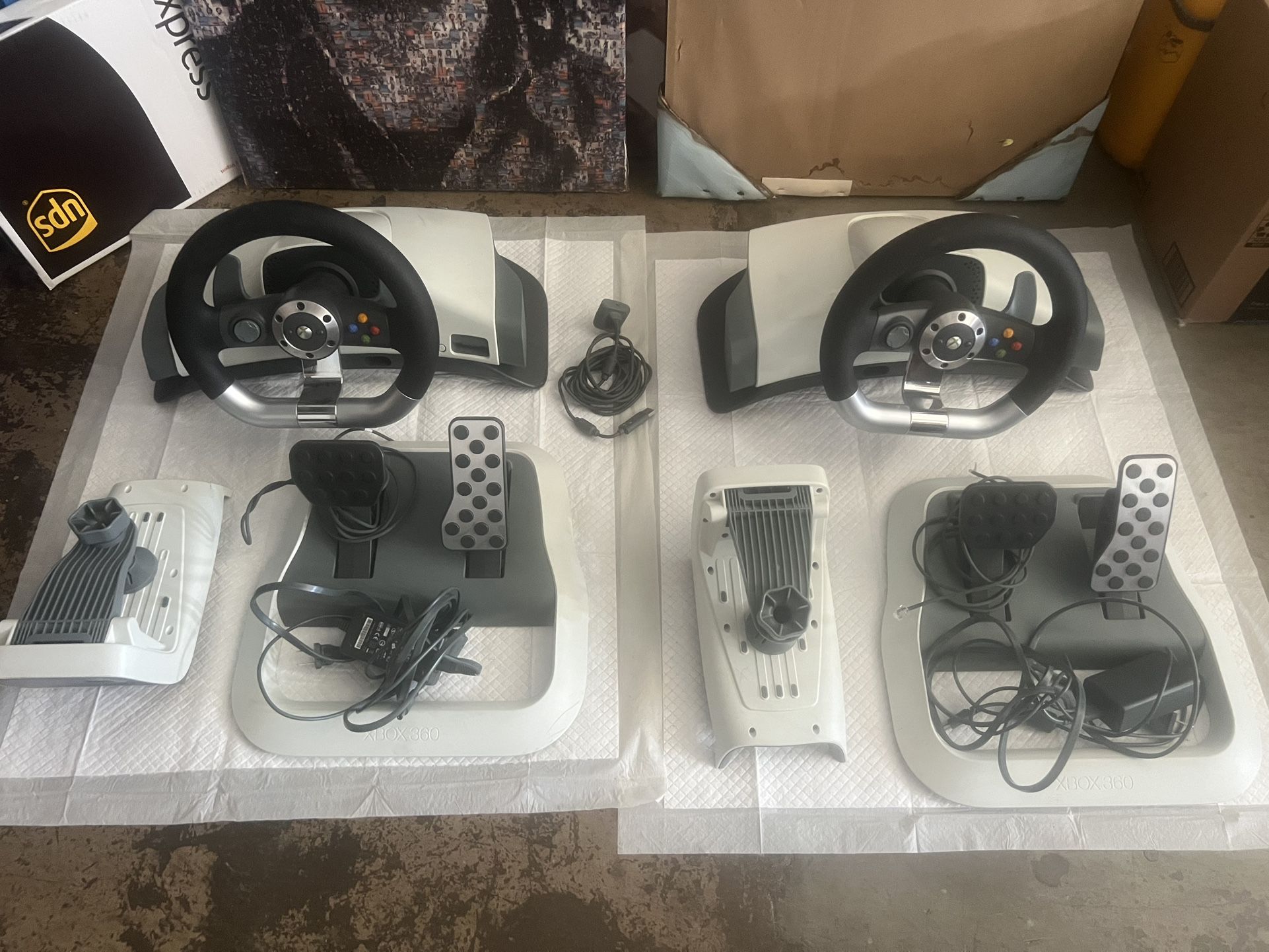 XBOX 360 RACING WHEEL (2 Sets)