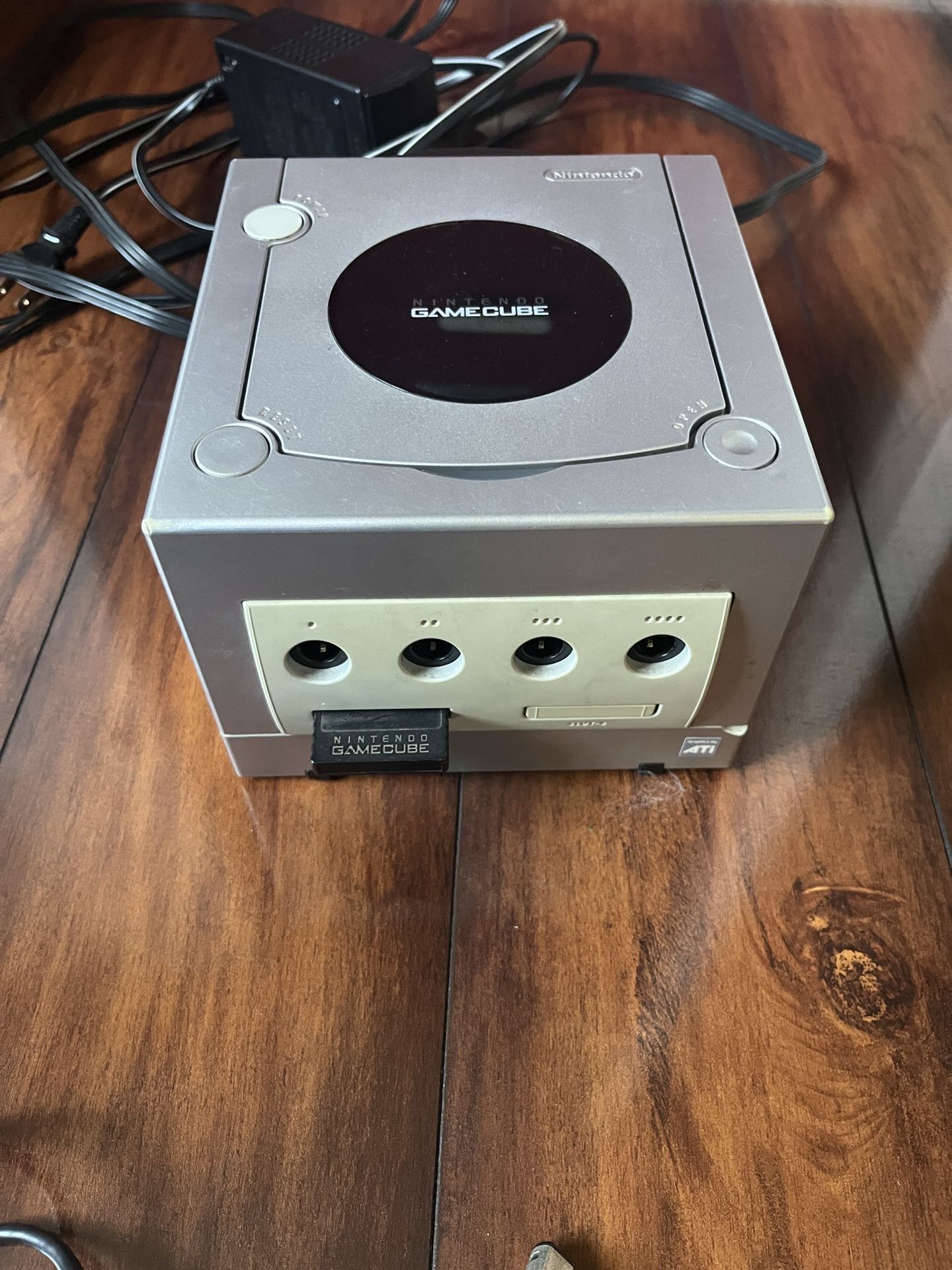 (Broken) Game Cube With 4 Controllers