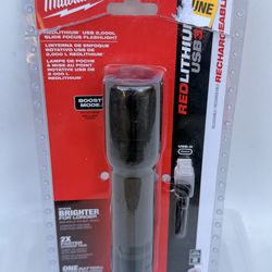 Milwaukee 2,000 Lumens REDLITHIUM USB Slide Focus Flashlight