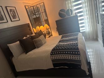 Queen size bedroom set