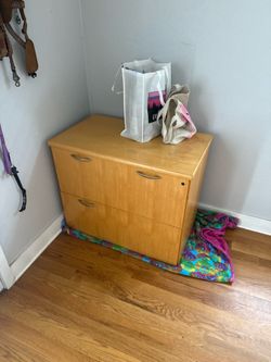 Wooden 2 Drawer Dresser