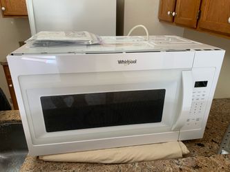 Microwave by Whirlpool — Excellent Condition