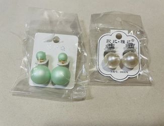 Cute Pearl Stud Earrings!