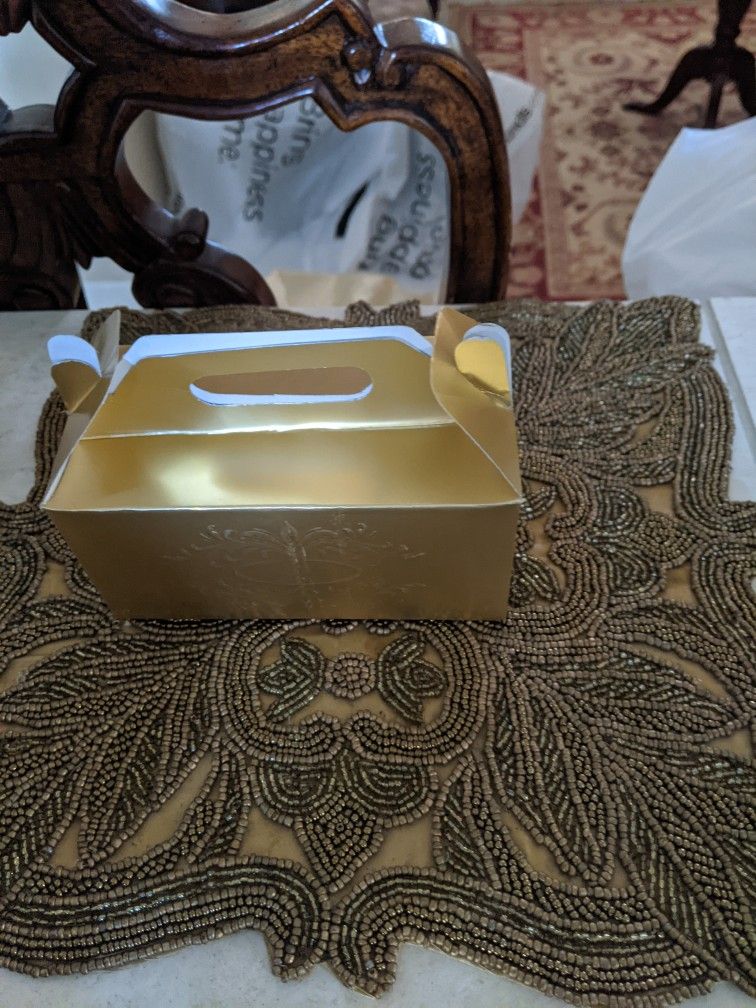 100 Beautiful Party Flavor Boxes Golden I Have 450