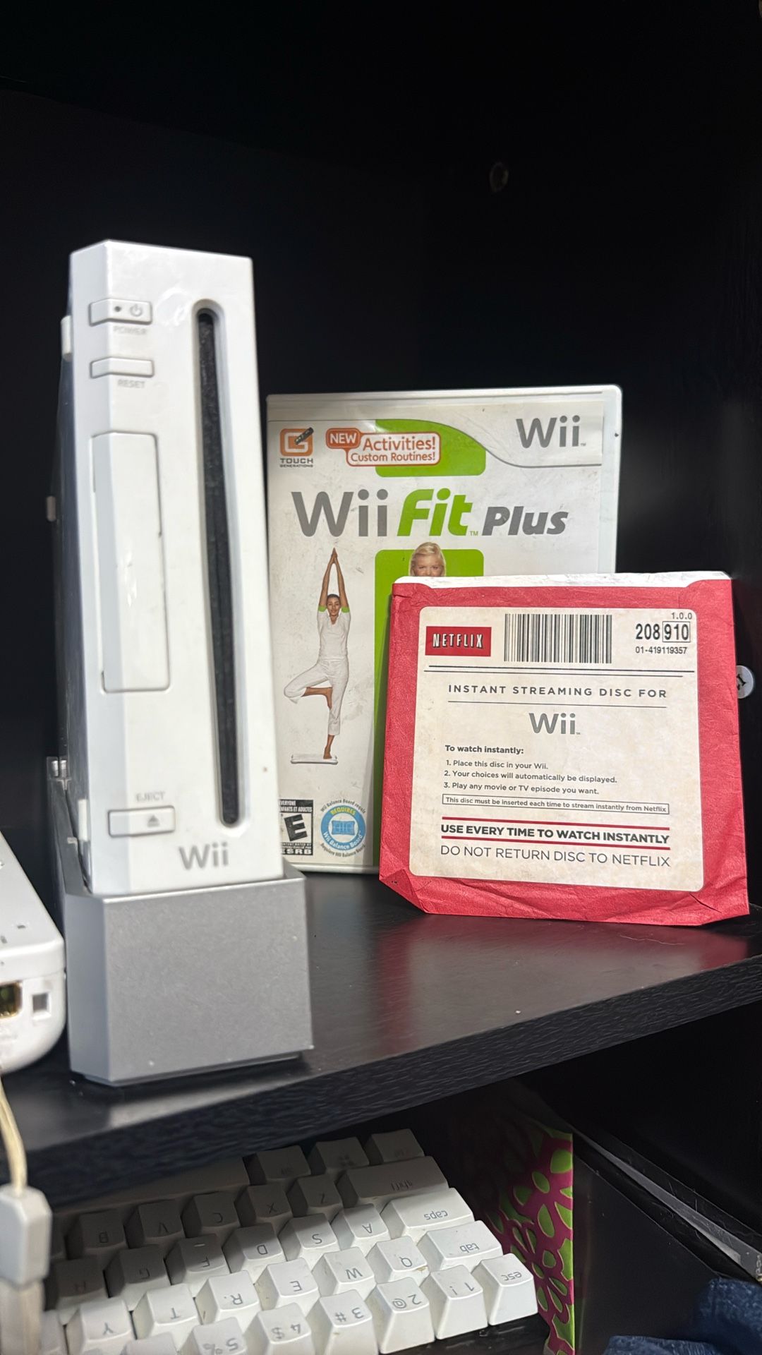 Wii With Three Controllers And Two Numb Chucks