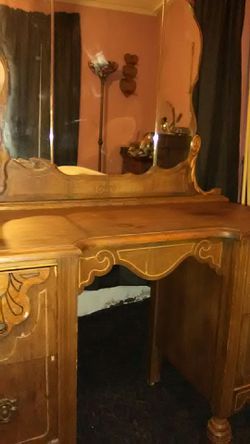 Antique Vanity Dresser Mirrow
