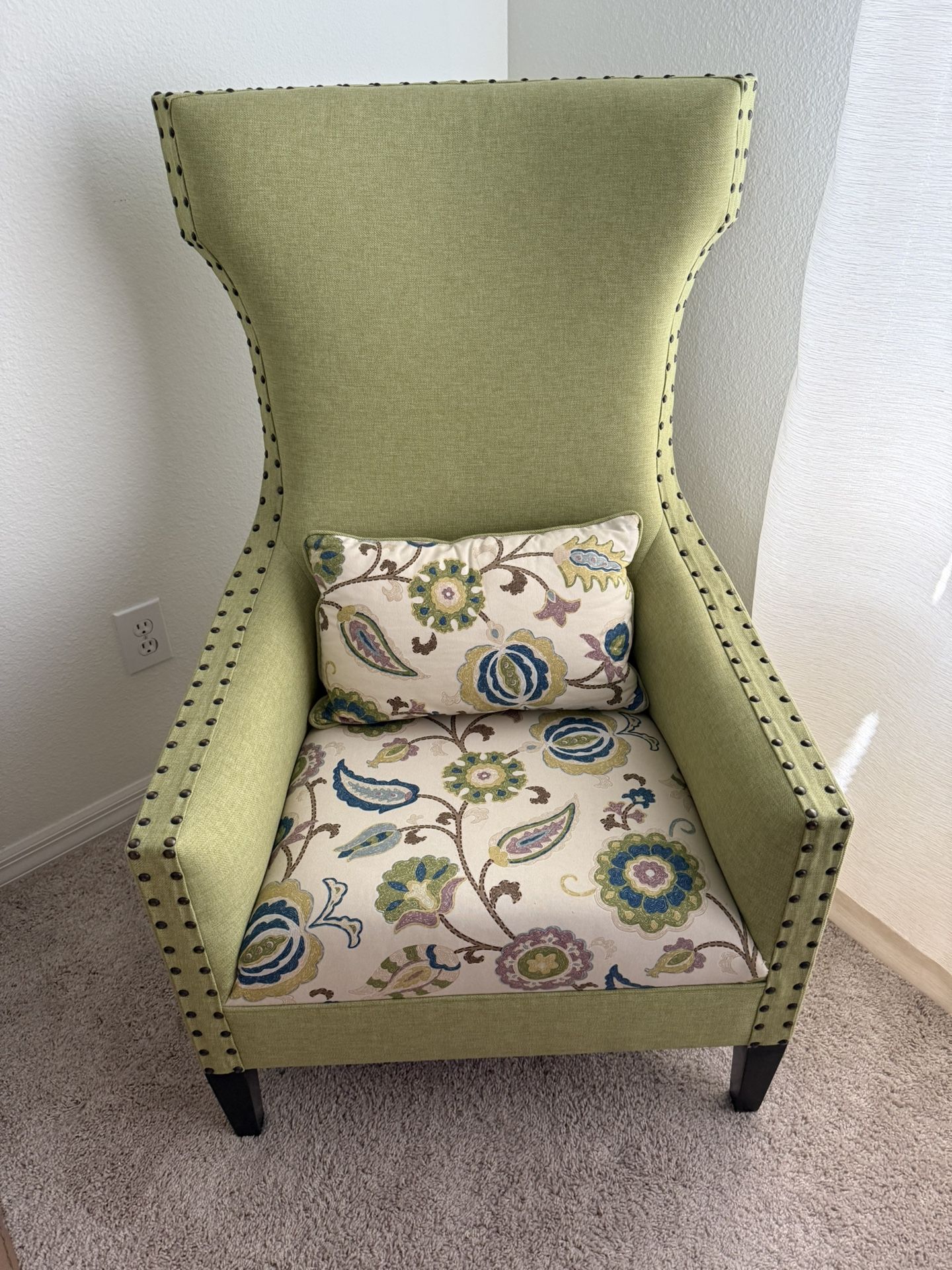 Accent chair