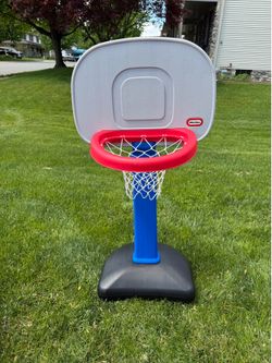 Little Tike Adjustable Basketball with Net w/ball