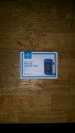 Wireless finger pulse oximeter