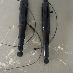 Front Shock Coilovers 3” Rear Shock Air 