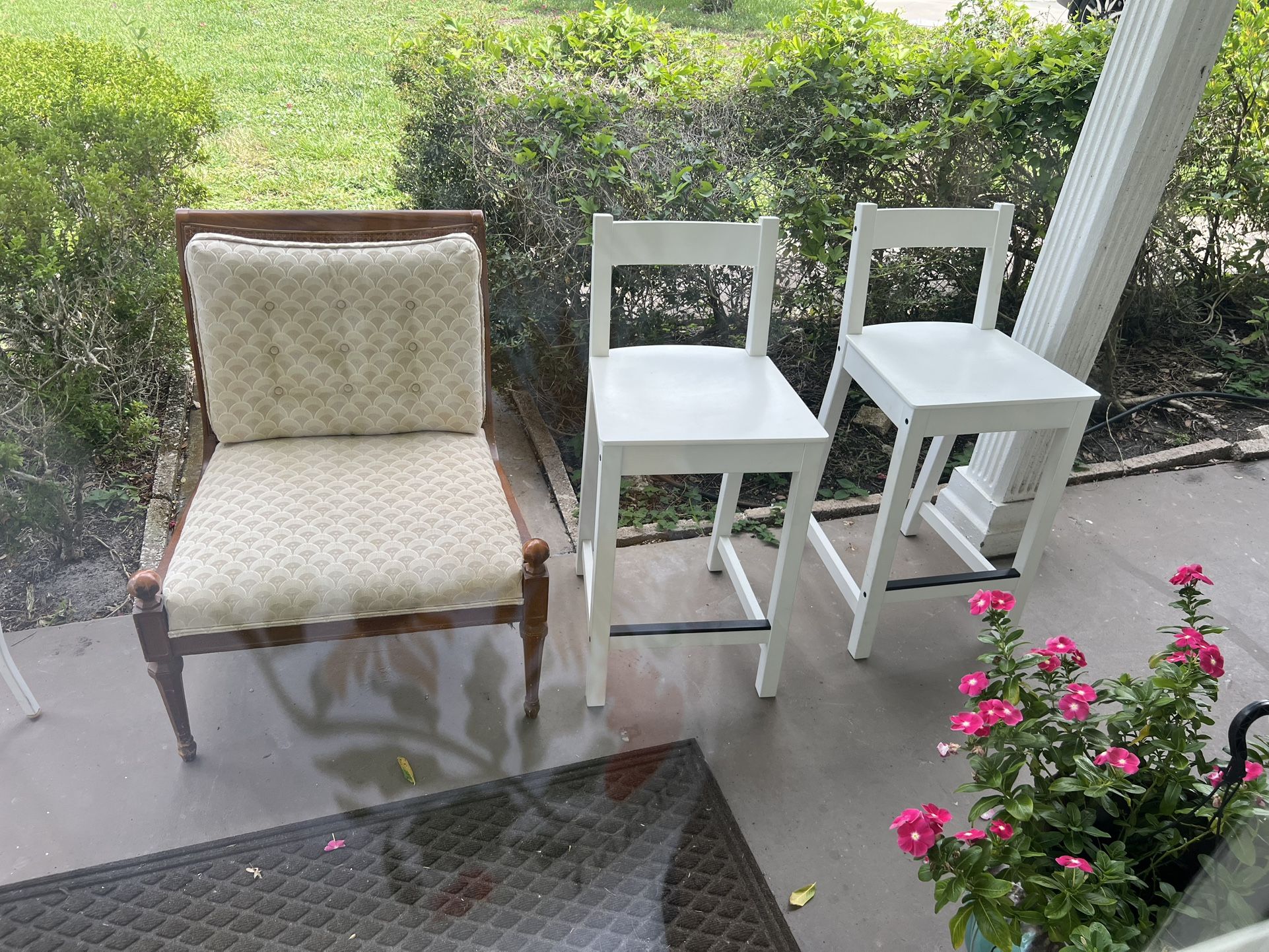 FREE chairs!