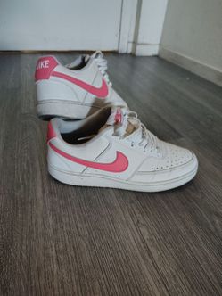 Nike Air Force w/pink swoosh 8.5