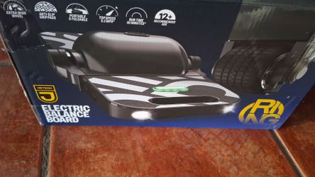 Eltronic skate board brand new 300 $