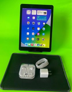 Apple IPad Air 2 (9.7” Retina / Touch ID / iOS 15) 16 GB with case,& Accessories (Youtube / zoom / Roblox etc supported)