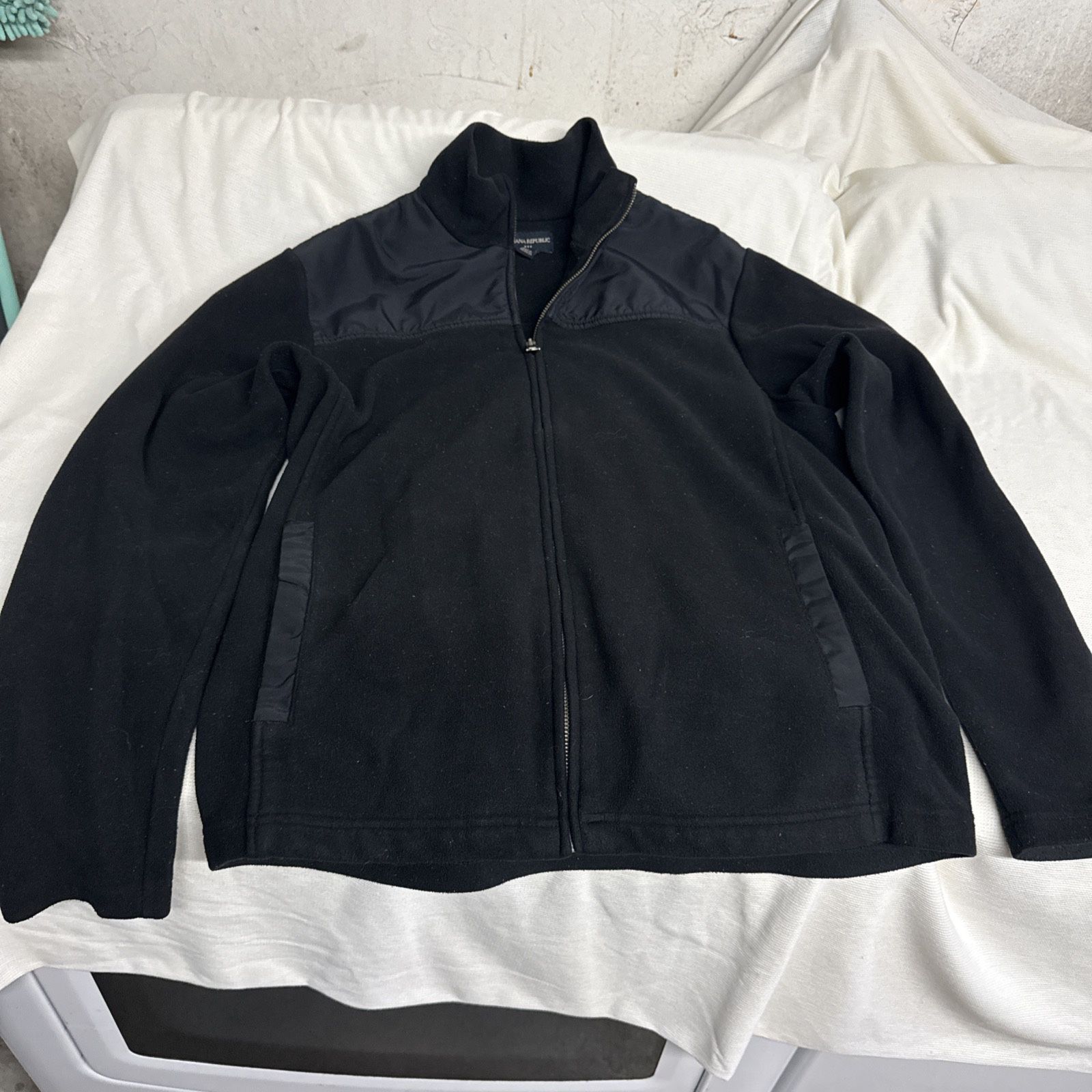 Banana Republic Men Size Medium Full Zip Mock Collar Black