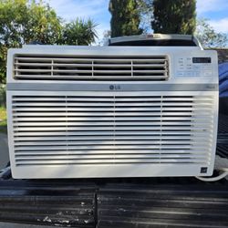  LG Window AC 12,000 BTU Model LW1217ERSM