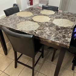Dining Room Table & Chairs For Sale 