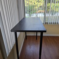 Adjustable height table