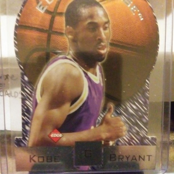 1997 Collectors Edge Die Cut #14 Kobe Bryant RC