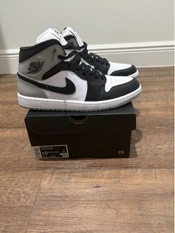 Air Jordan 1 Mid "White/Black-Light Smoke Grey