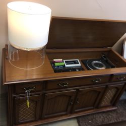 Gorgeous Perfectly Working Vintage Console Magnavox Stereo 