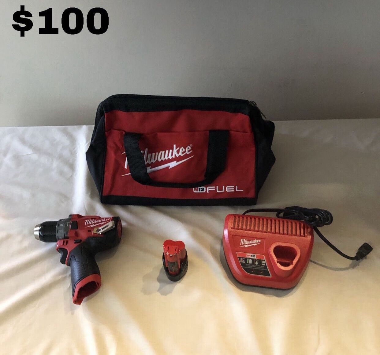 Milwaukee M12 FUEL 12-Volt Lithium-Ion Brushless Cordless 1/2 in. Hammer Drill with M12 battery and bag
