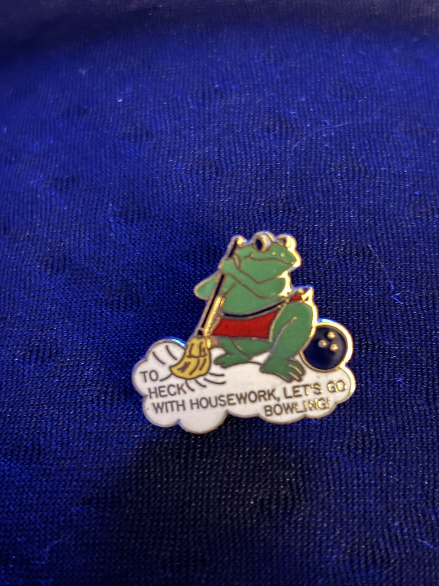 Vintage Frog Bowling Pin Funny Novelty Enamel Hat Lapel