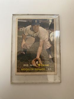 1957 Topps Pee Wee Reese Sports Card