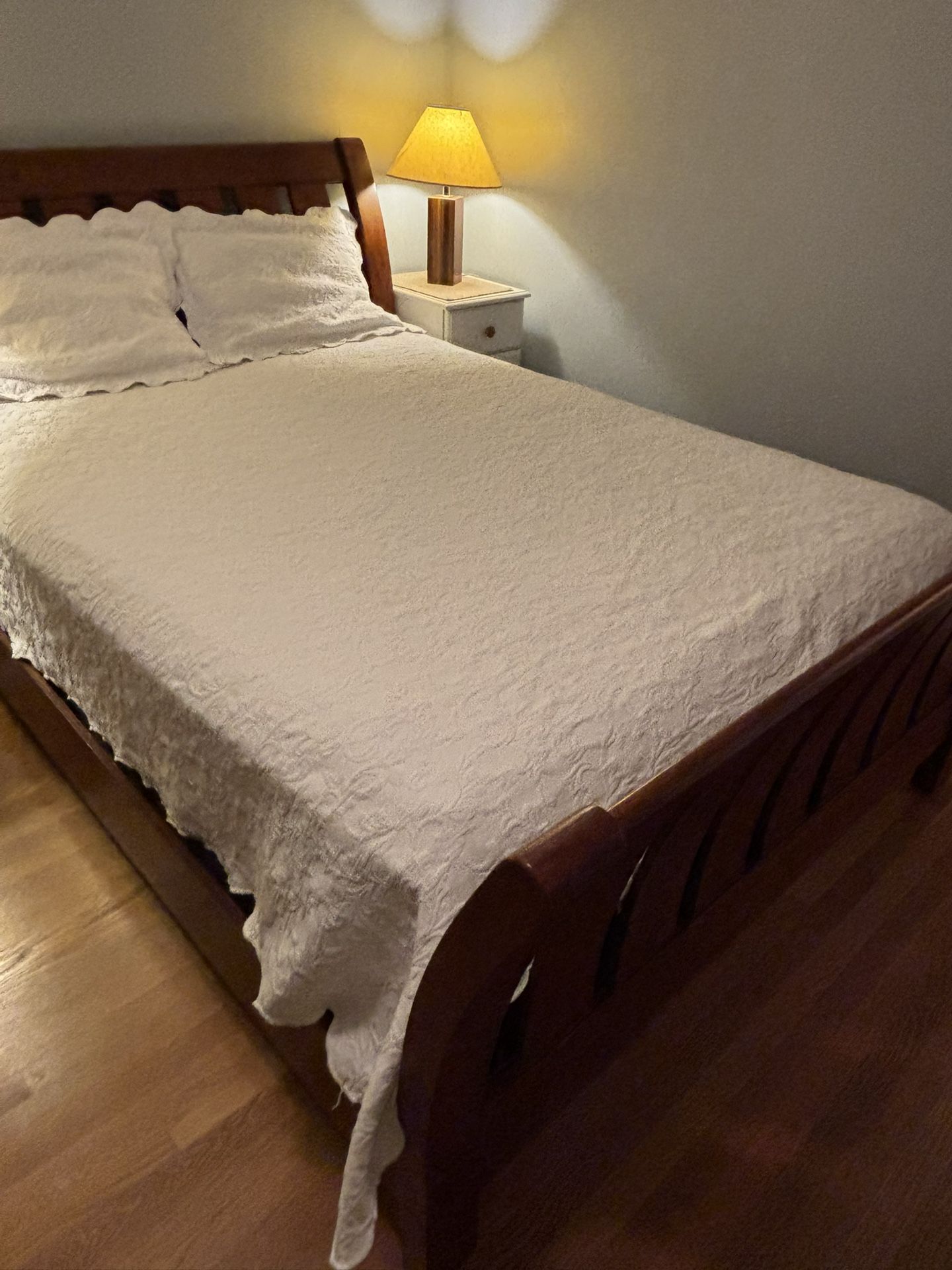 Wood Queen Size Sleigh Bed Frame w/Slats Cherry Color