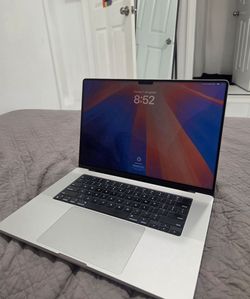 MACKBOOK M4 PRO 16" 1TB SSD BOX AND APPLE WARRANTY INCLUDED