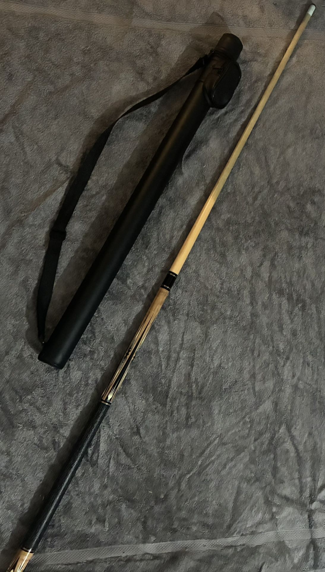 Action ACT54 Pool Cue With Hard Case