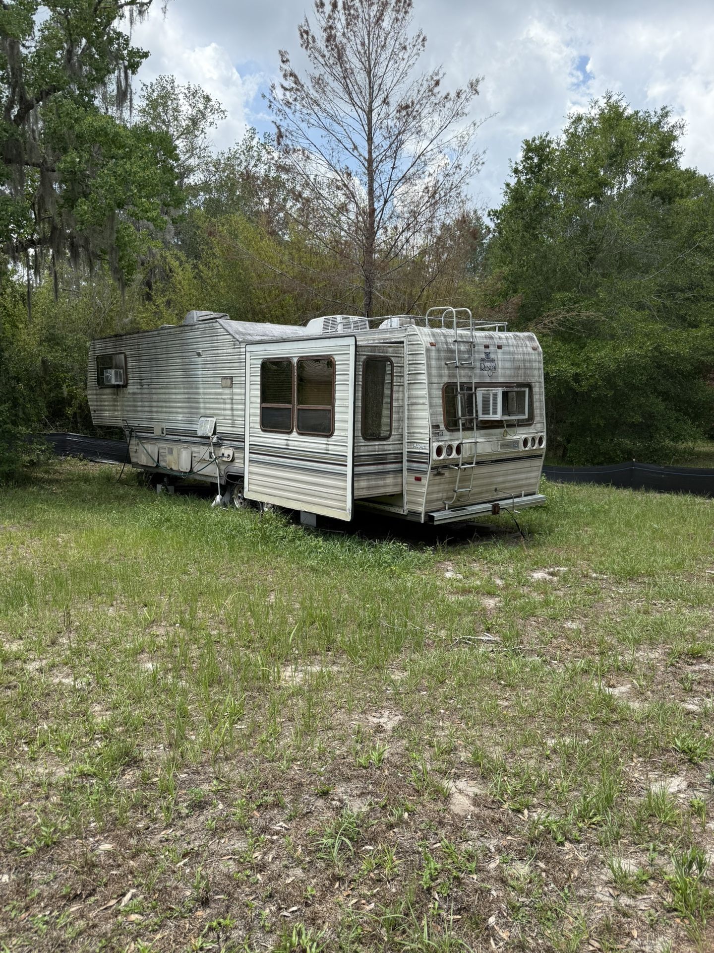 1989 fleetwood prowler regal