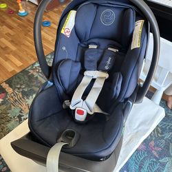 Like New Cybex Cloud G Comfort Extend Infant Car Seat with Base In Ocean Blue
