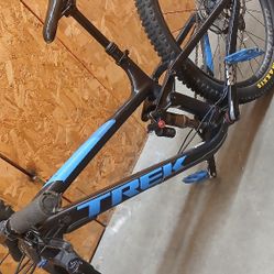 TREK Fuel EX 7