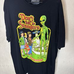 Alien UFO "Don't Talk To Strangers" T-Shirt-Mens XL 