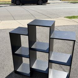 Bookshelf book storage