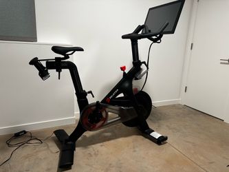 Peloton Bike - Gen. 2 with extras
