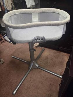 HALO BassiNest Swivel Sleeper Bassinet