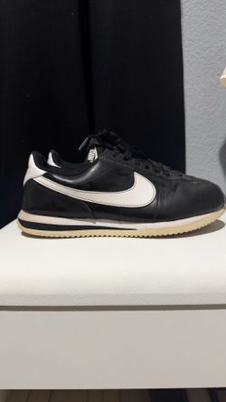 Nike Cortez - Women's Size 8 (Used)