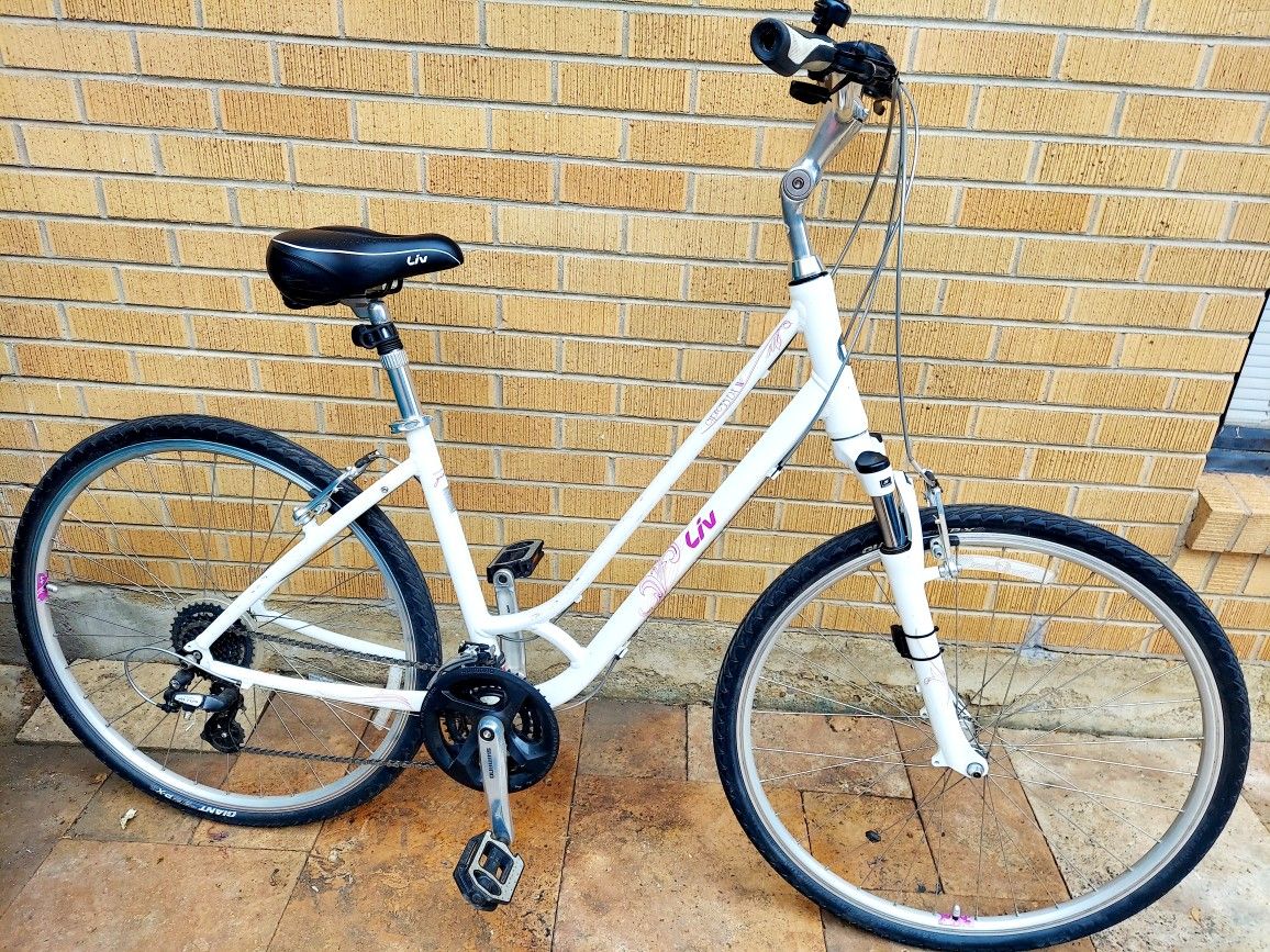 LIV Cypress DX Womens Comfort Bike