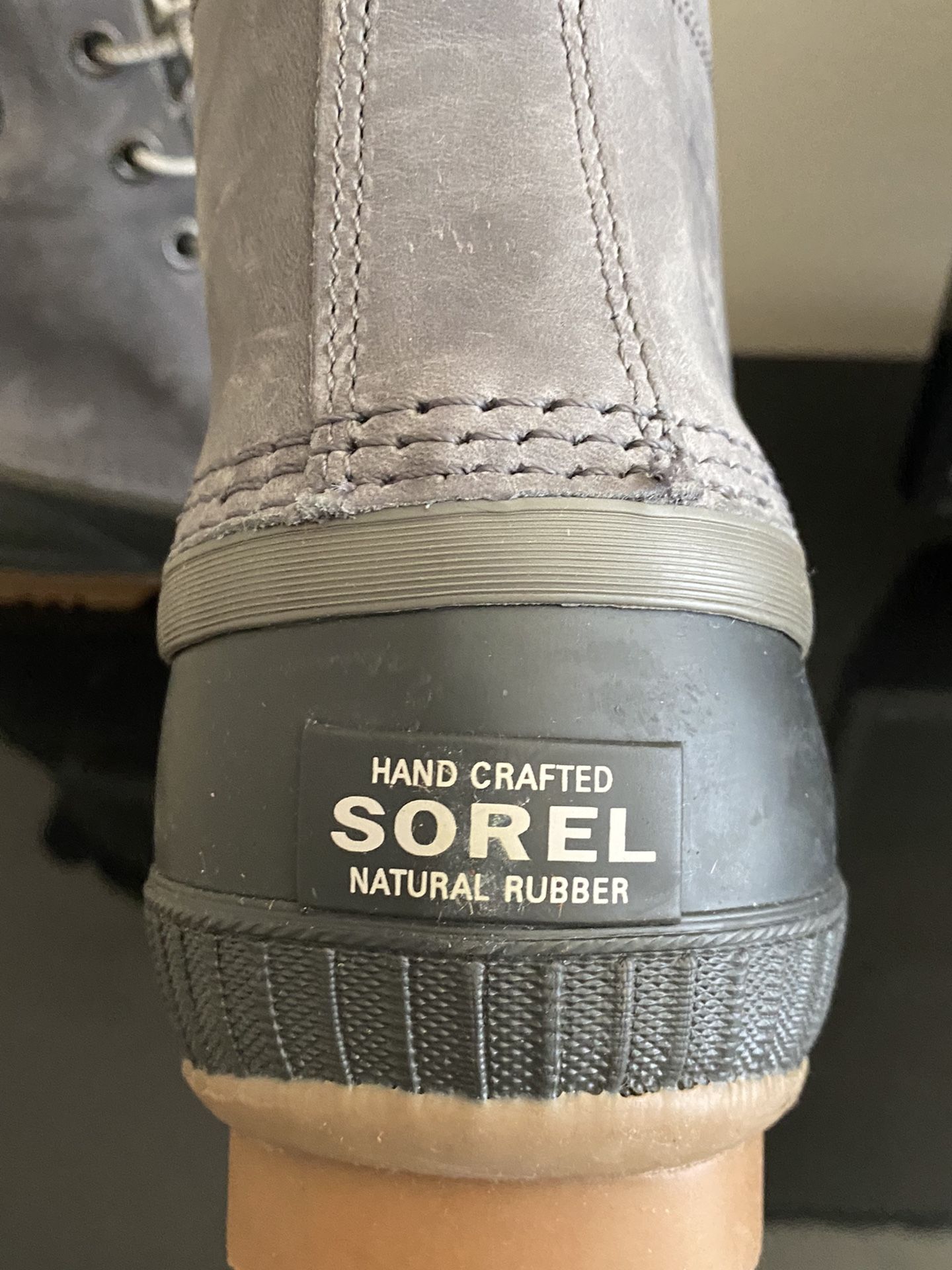 Sorel Winter Insulated Hand Crafted Natural Rubber Mens Boots Size 9 Brand New
