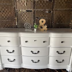 Dresser Big 9 Drawers Refinished White 