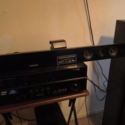 Samsung sound bar and Samsung wireless subwoofer